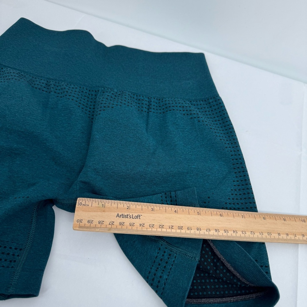 NWT Gymshark Women's Size M Body Fit Vital Seamless 2.0 Shorts Deep Teal - Picture 15 of 16